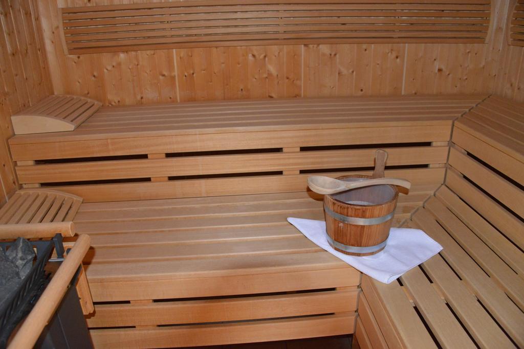 Hotel-Restaurant Ronalp Burchen Bagian luar foto