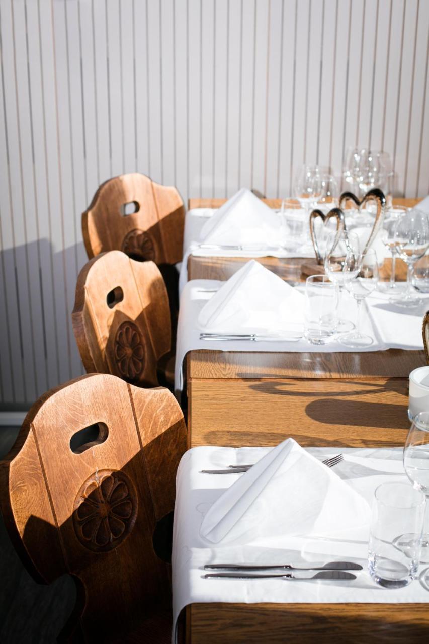 Hotel-Restaurant Ronalp Burchen Bagian luar foto